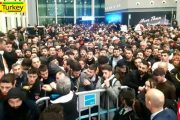 هزاران داوطلب کمک به فرودگاه استانبول سرازیر شدند